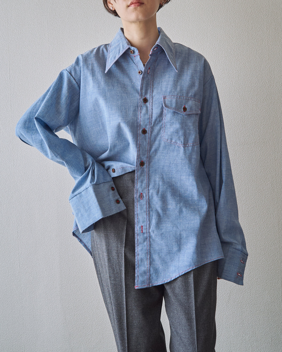 【SIZE M-L】70-80s HOUSE OF HANOVER Contrast-Stitch Poly-Cotton Western Chambray Shirt / Blue