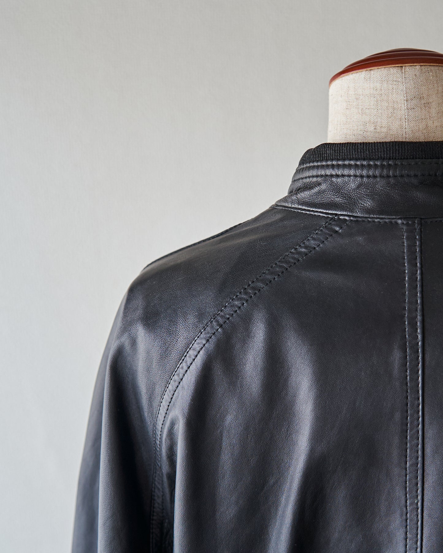 80s-90s GIMO’S Lambskin Leather Raglan Sleeve Bomber Jacket / Black 85
