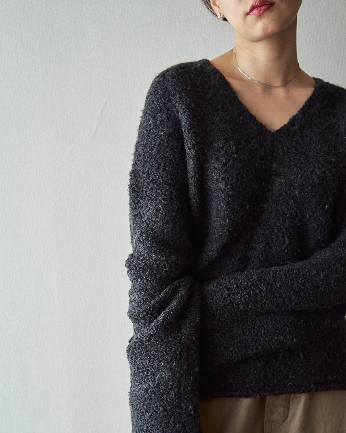 【SIZE S-M】J.CREW Bouclé Textured V-Neck Sweater / Black