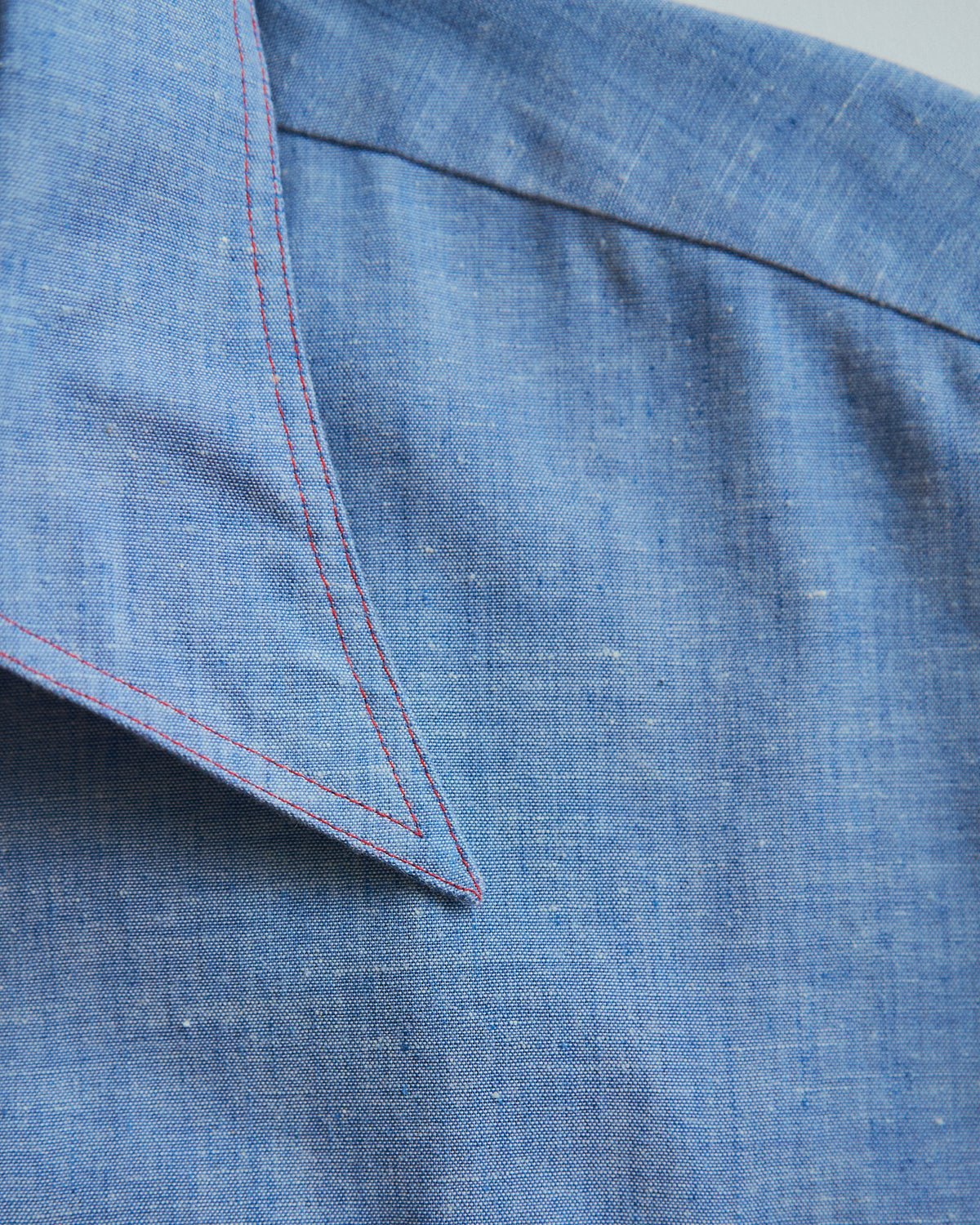【SIZE M-L】70-80s HOUSE OF HANOVER Contrast-Stitch Poly-Cotton Western Chambray Shirt / Blue