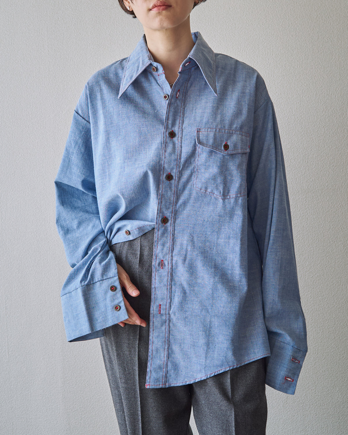 【SIZE M-L】70-80s HOUSE OF HANOVER Contrast-Stitch Poly-Cotton Western Chambray Shirt / Blue