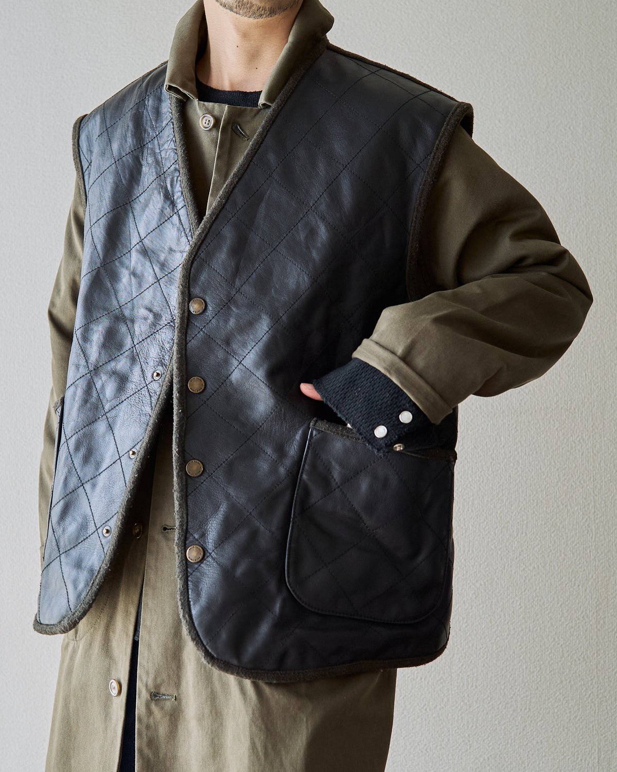 【SIZE L】HUGO BOSS Leather & Wool Panel Quilted Gilet / Black