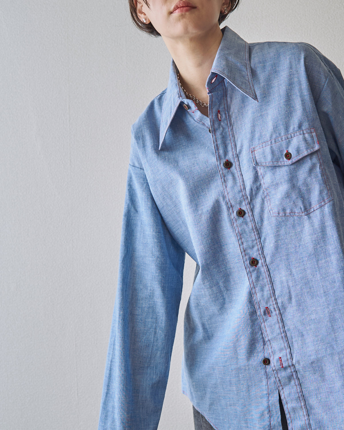 【SIZE M-L】70-80s HOUSE OF HANOVER Contrast-Stitch Poly-Cotton Western Chambray Shirt / Blue