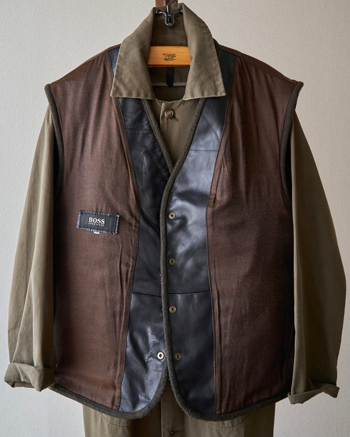 【SIZE L】HUGO BOSS Leather & Wool Panel Quilted Gilet / Black