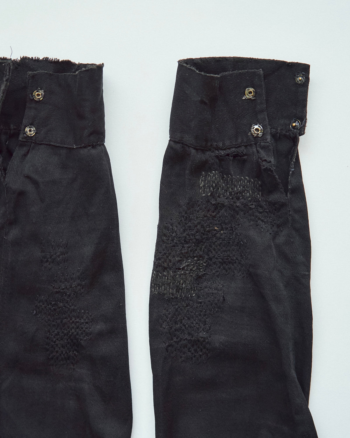 【SIZE S】-1940s French Black Cotton Sateen Maid Dress / Hand-Darned Repairs