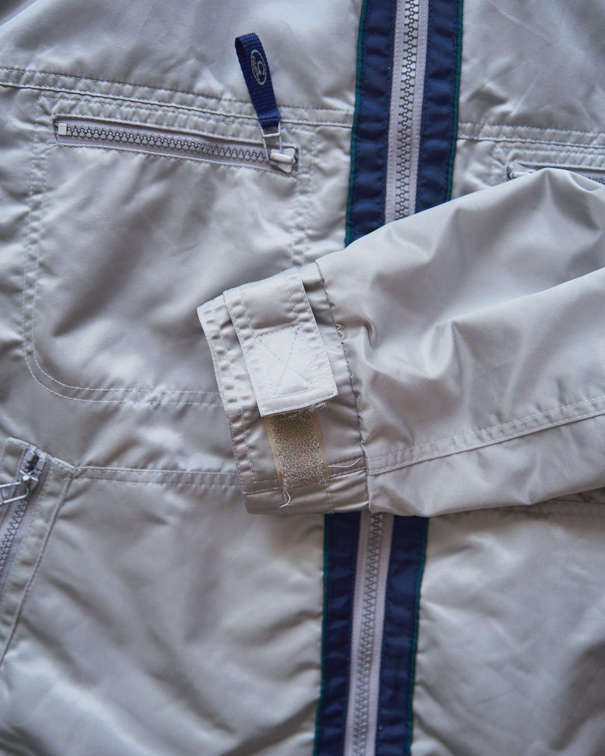【SIZE M-L】90s-00s GAP Silver Nylon Multi-Pocket Utility Jacket