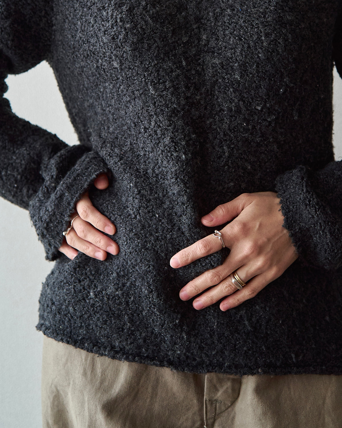 【SIZE S-M】J.CREW Bouclé Textured V-Neck Sweater / Black
