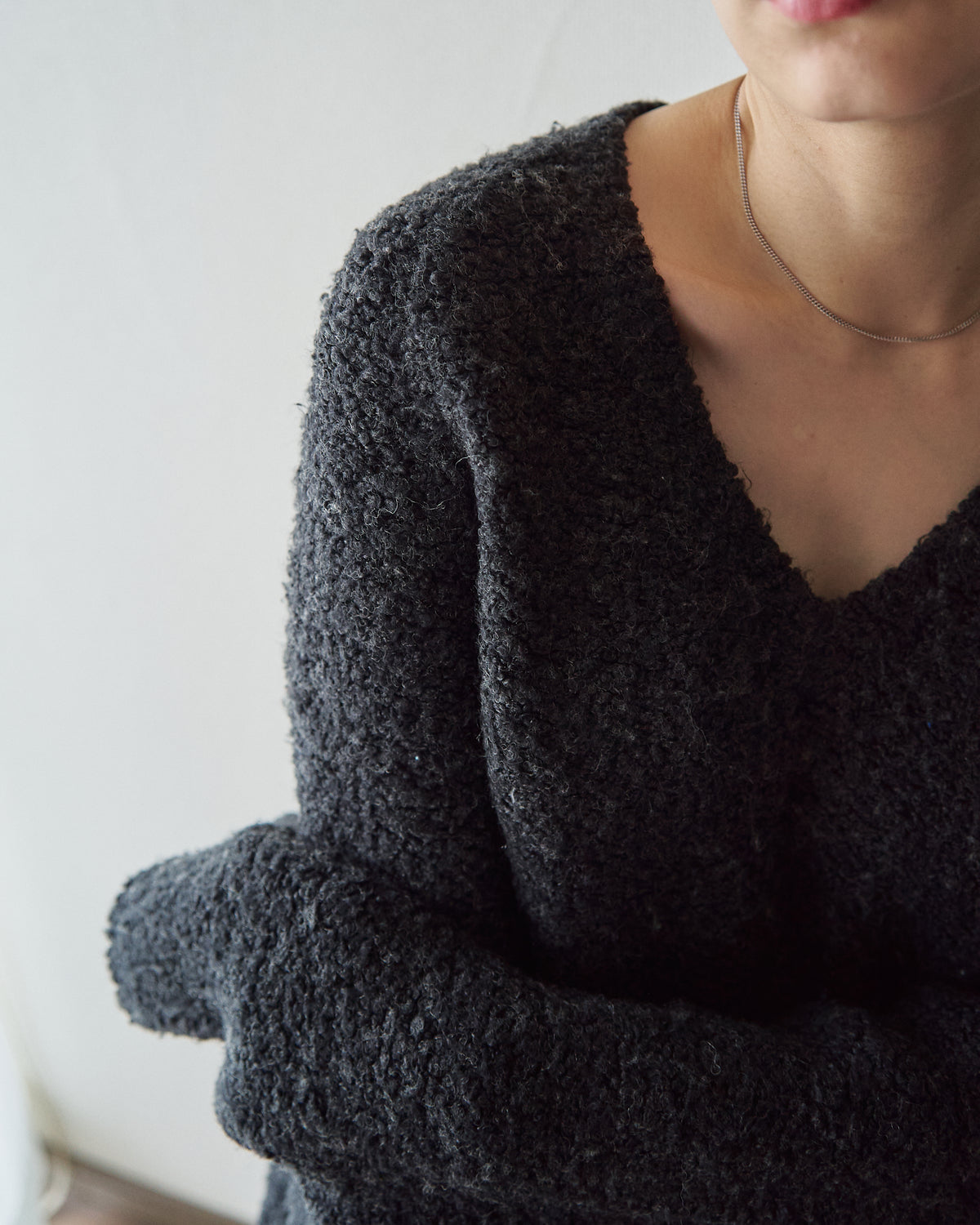 【SIZE S-M】J.CREW Bouclé Textured V-Neck Sweater / Black