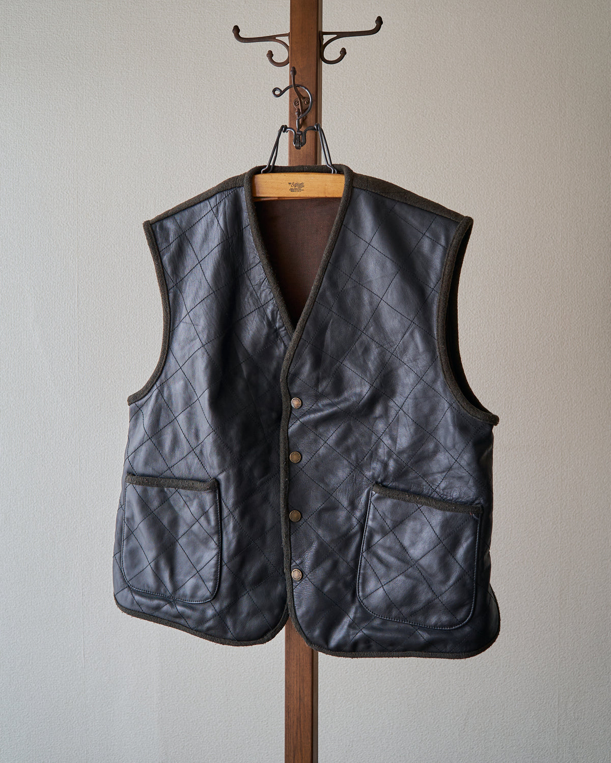 【SIZE L】HUGO BOSS Leather & Wool Panel Quilted Gilet / Black